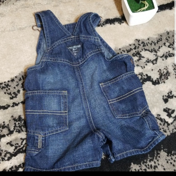 3/$10 OSHKOSH | Shortall/Romper Jeans 12 months - Picture 3 of 4
